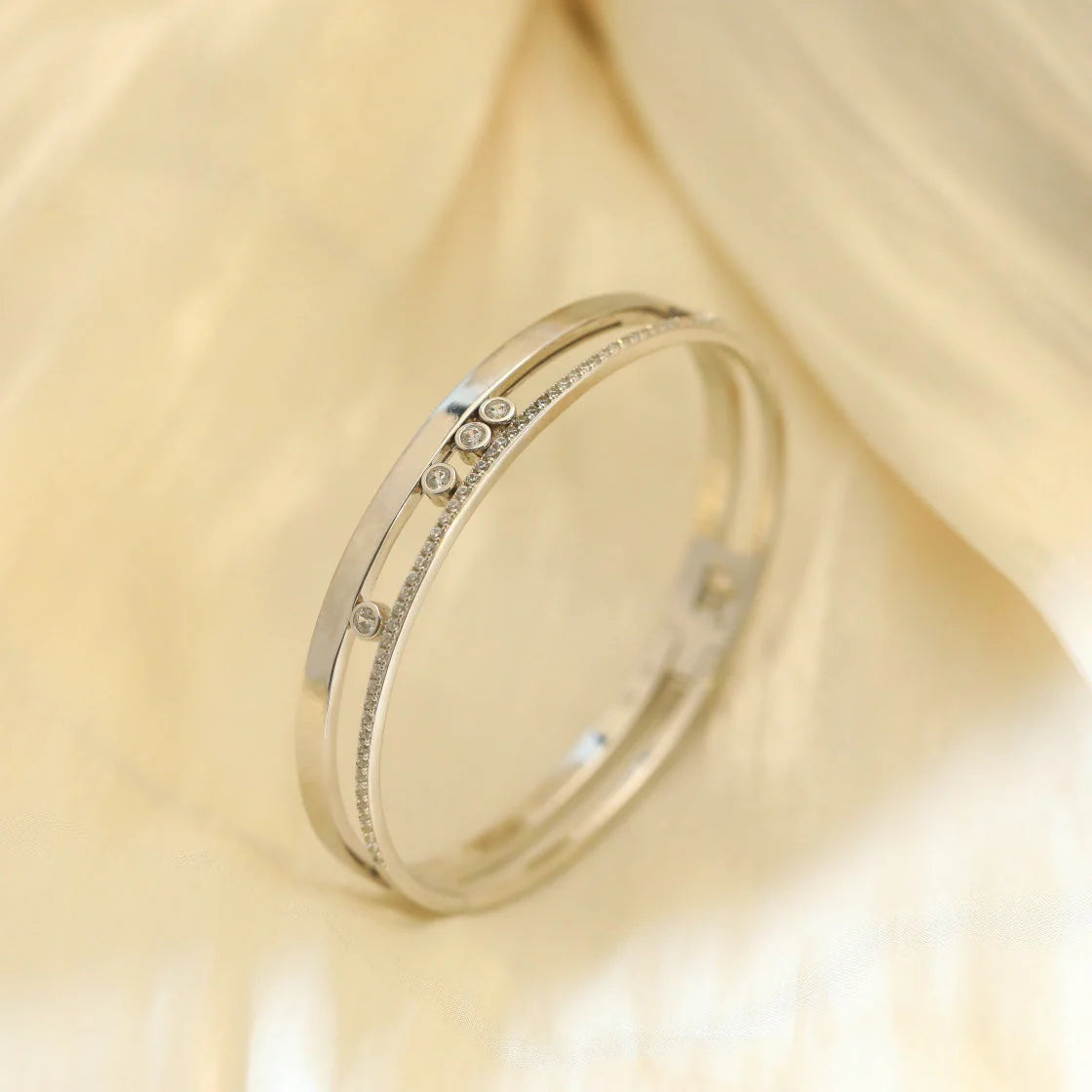 [Zalyn Jewelry]Move Romane Diamond Bangle Bracelet