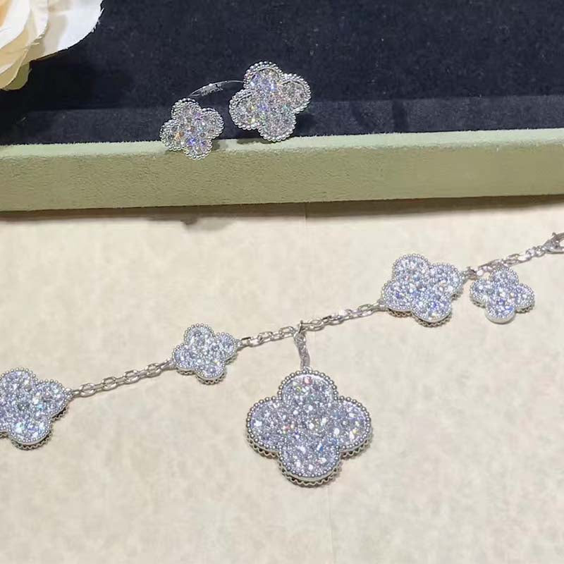 [Zalyn Jewelry ]CLOVER 6 MOTIFS SILVER DIAMOND BRACELET