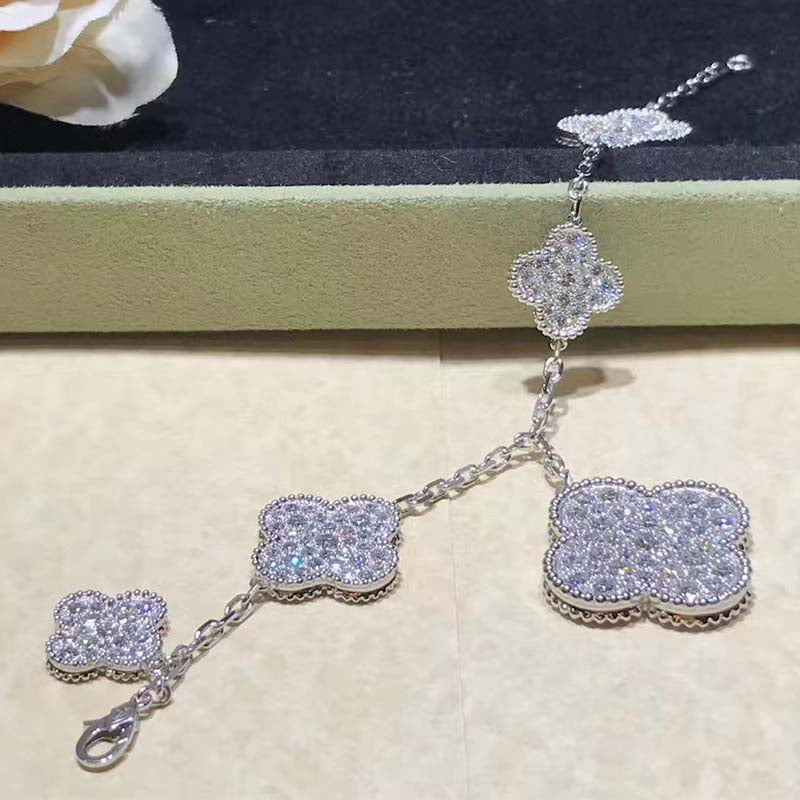 [Zalyn Jewelry ]CLOVER 6 MOTIFS SILVER DIAMOND BRACELET