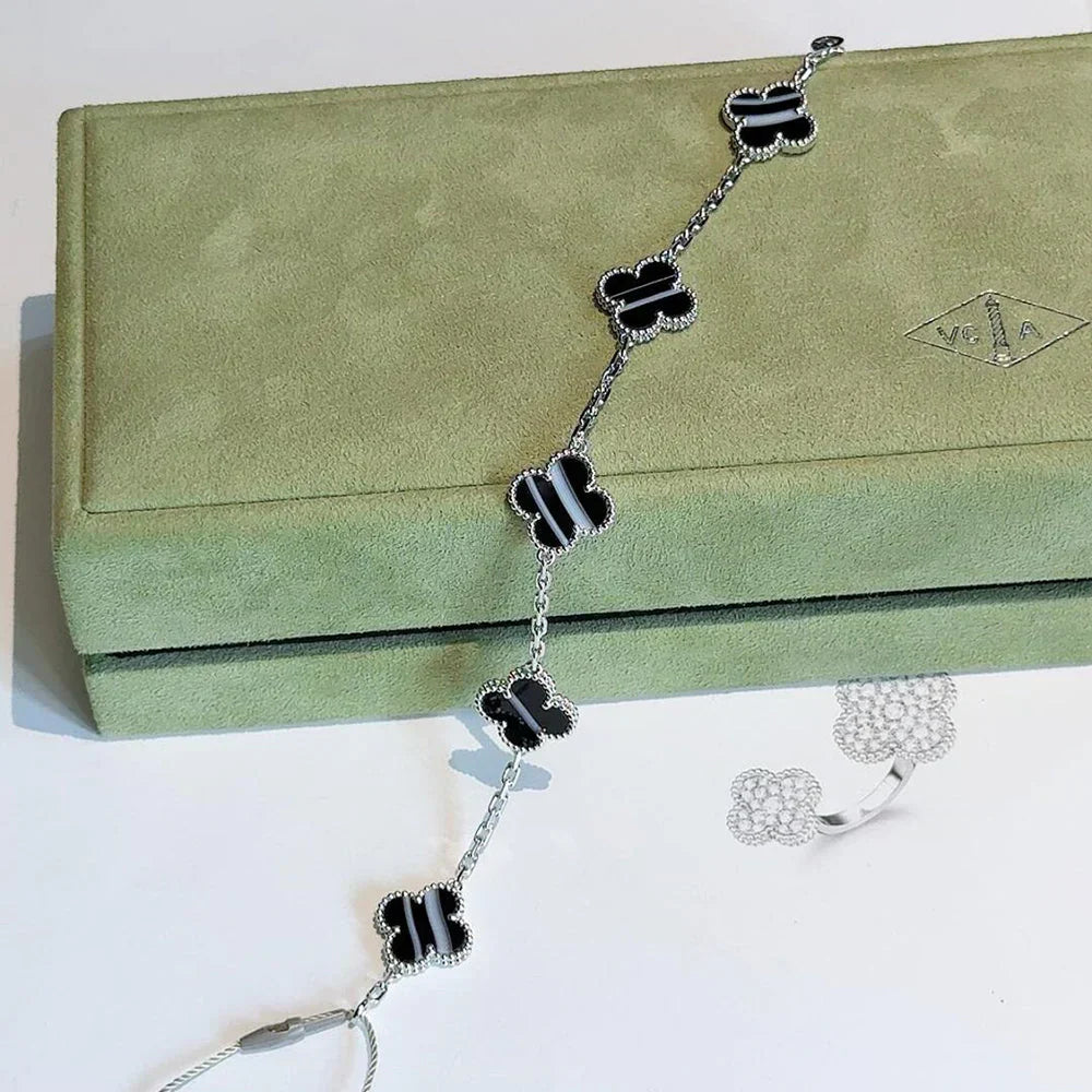 [Zalyn Jewelry ] CLOVER 5 MOTIF PULSAR STONE BRACELET COLLECTION