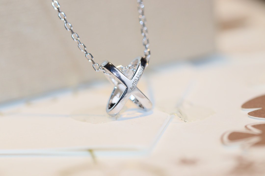 [Zalyn]JEUX DE DIAMOND NECKLACE