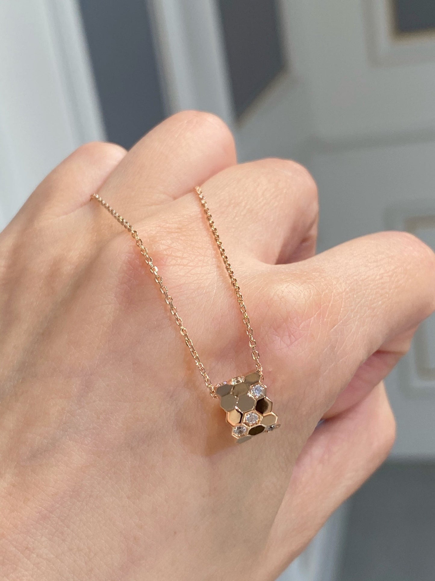 [Zalyn]BEE LOVE DIAMOND NECKLACE