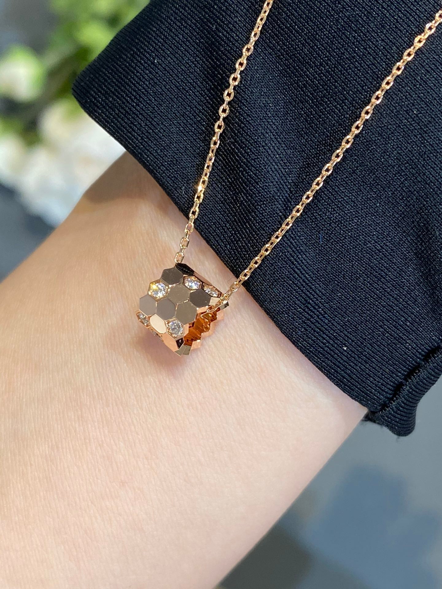 [Zalyn]BEE LOVE DIAMOND NECKLACE