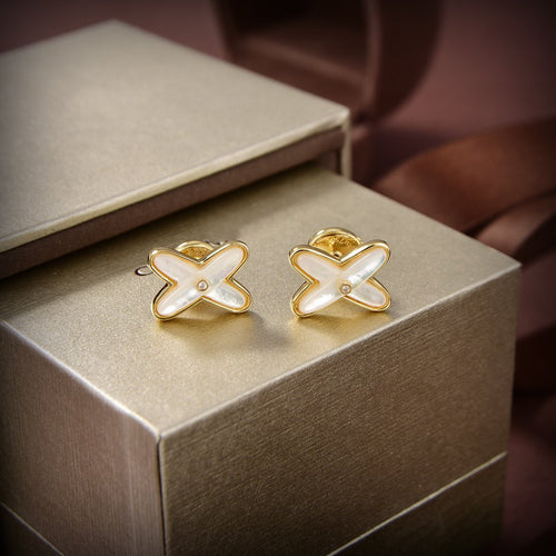 [Zalyn]JEUX DE WHITE MOP GOLD DIAMOND EARRINGS