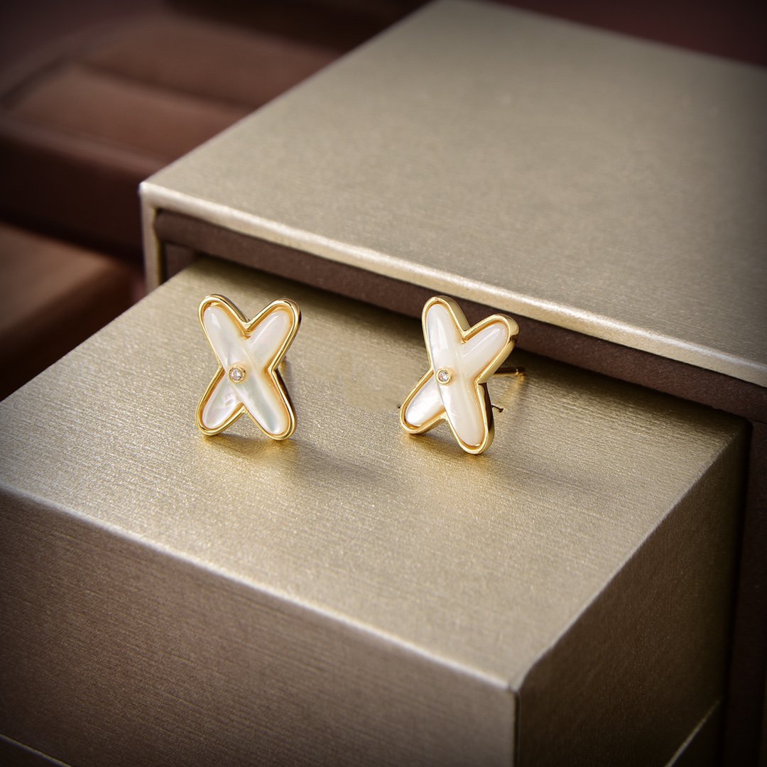 [Zalyn]JEUX DE WHITE MOP GOLD DIAMOND EARRINGS