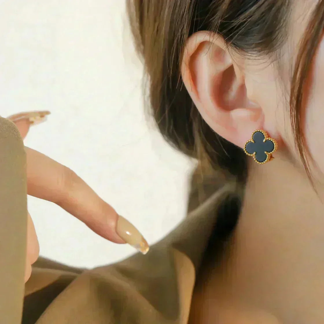 [Zalyn Jewelry ]CLOVER MEDIUM 1 MOTIFS  ONYX STUD EARRINGS