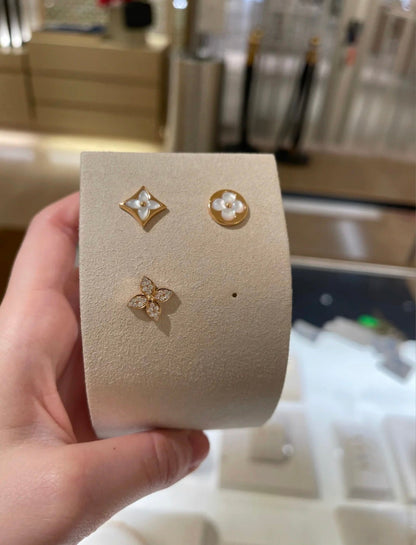 [Zalyn]STAR BLOSSOM STUD EARRINGS ROSE GOLD DIAMONDS