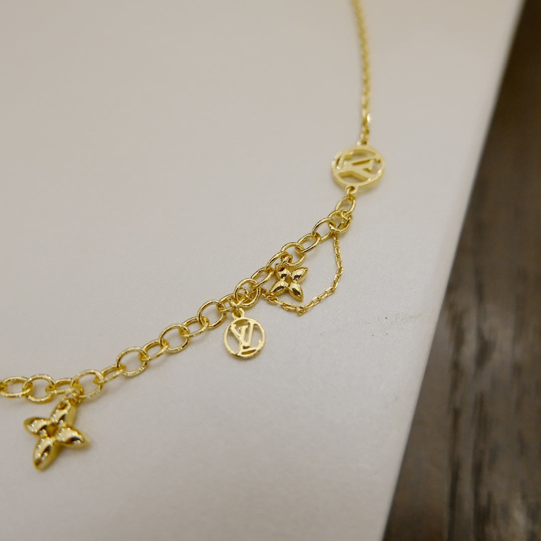 [Zalyn]BLOOMING SUPPLE NECKLACE BRASS