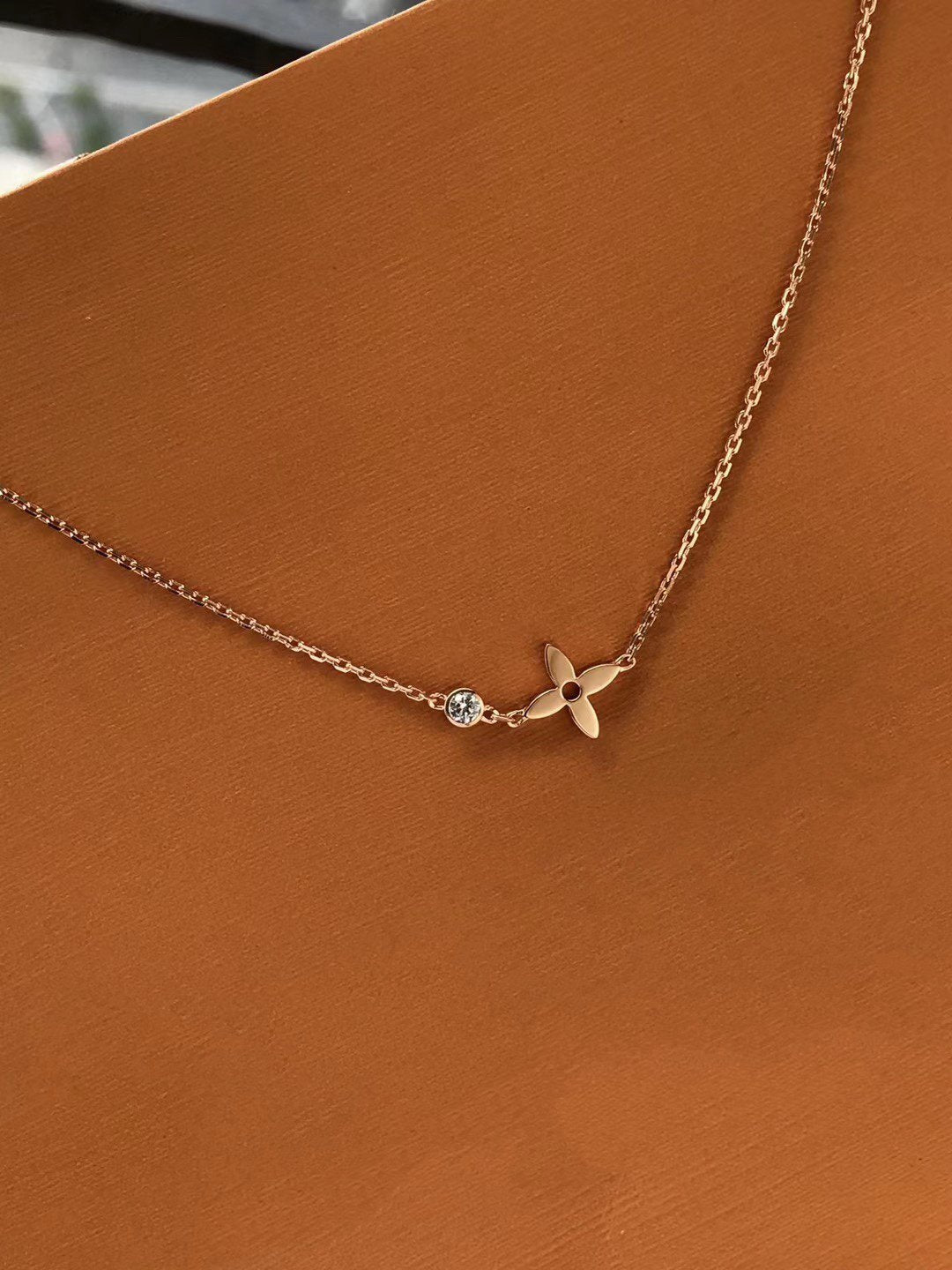 [Zalyn]BLOSSOM PENDANT ROSE GOLD AND DIAMOND