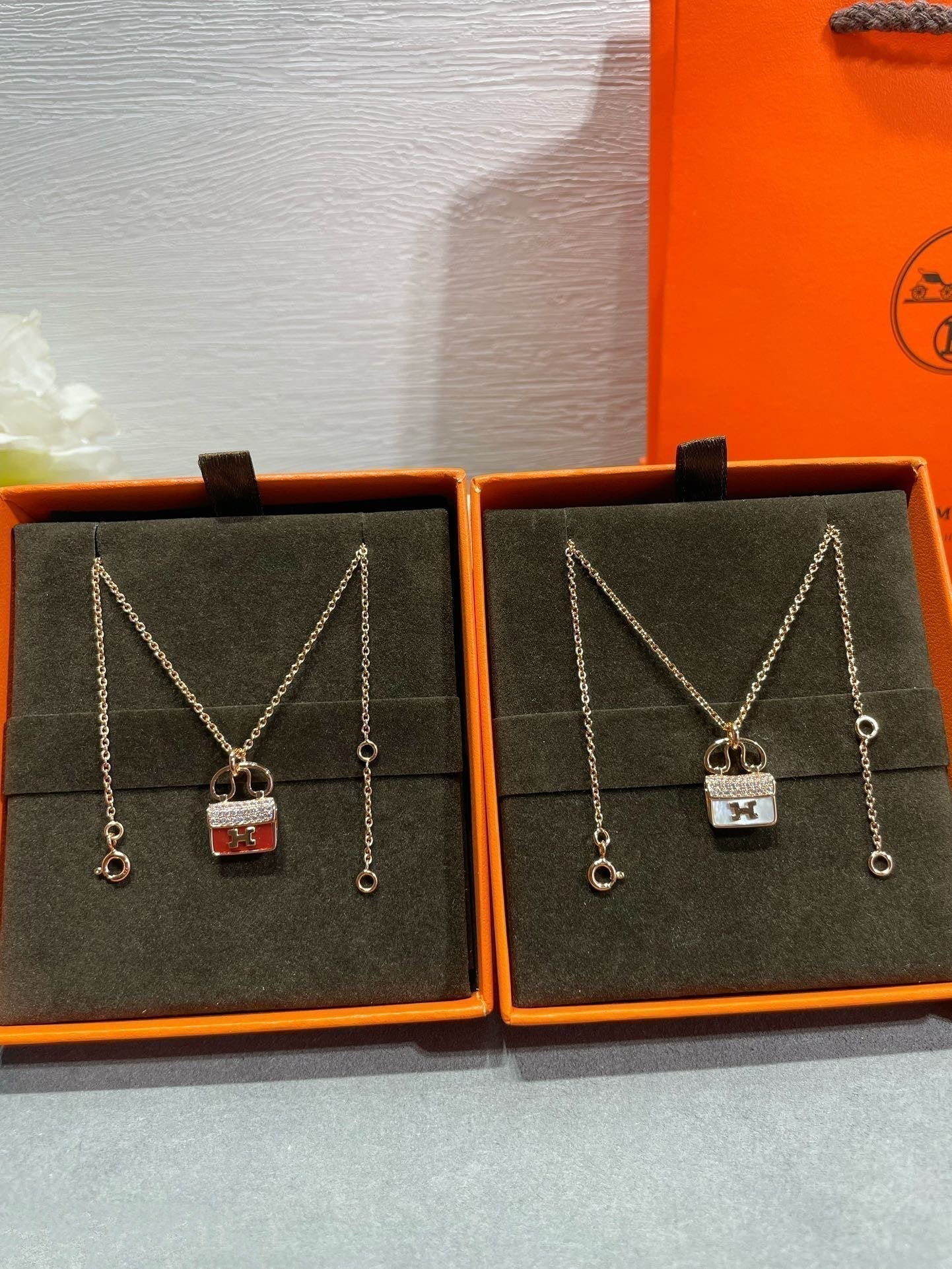[Zalyn]H CIRCE MOISSANITE PENDANT NECKLACE GOLD