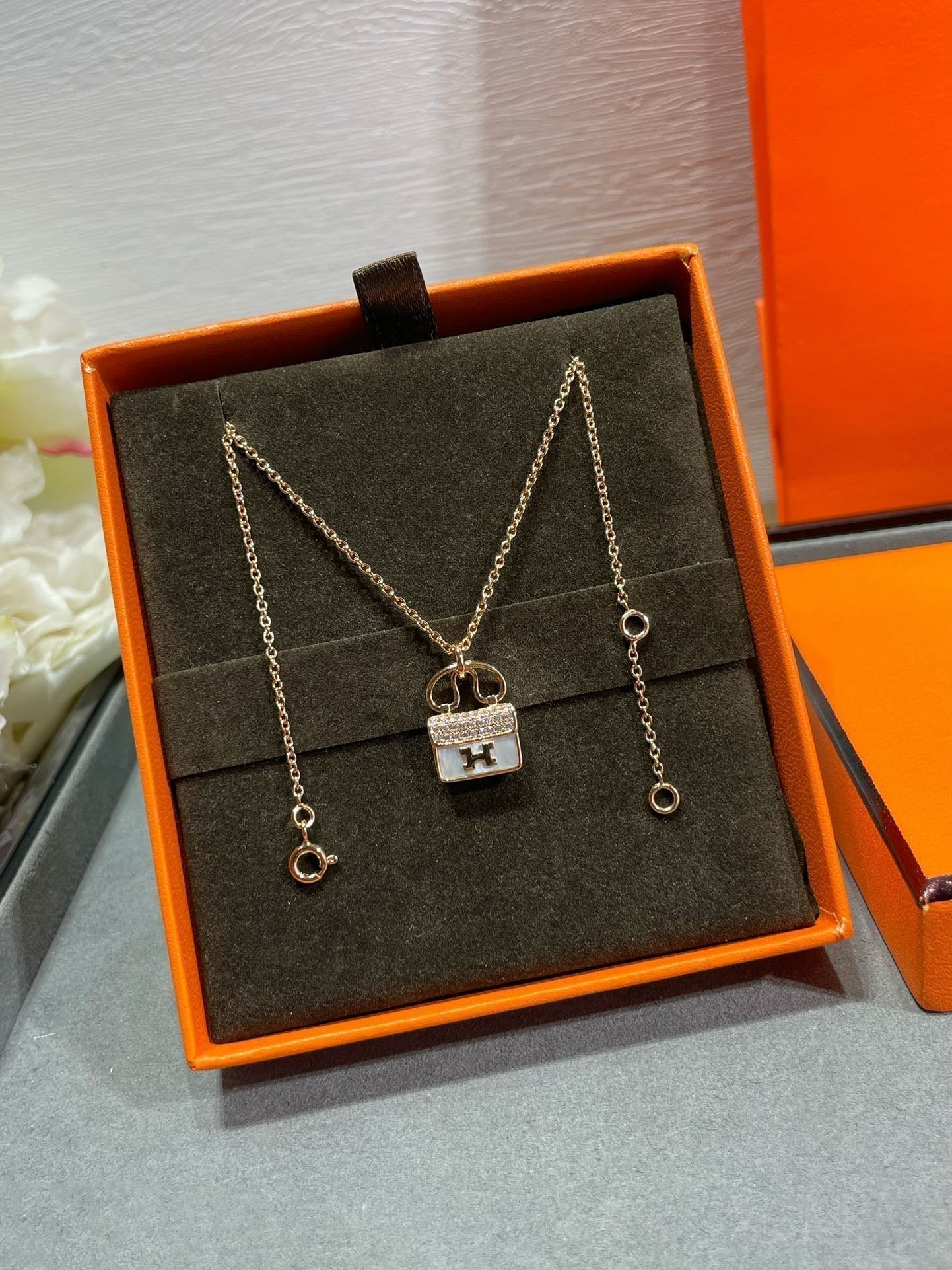 [Zalyn]H CIRCE MOISSANITE PENDANT NECKLACE GOLD
