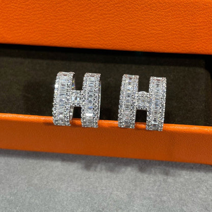 [Zalyn]H STUD EARRINGS WITH SILVER DIAMONDS