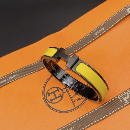 [Zalyn]CLIC HM SO BLACK YELLOW BRACELET