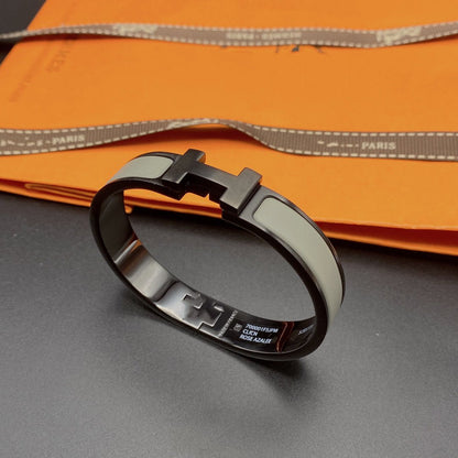 [Zalyn]CLIC HM SO BLACK GREY BRACELET