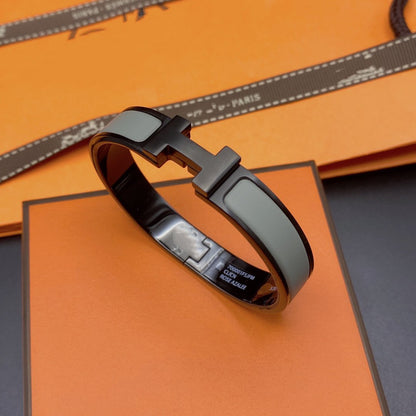 [Zalyn]CLIC HM SO BLACK GREY BRACELET