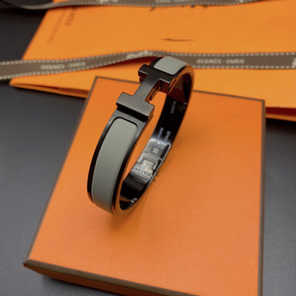 [Zalyn]CLIC HM SO BLACK GREY BRACELET
