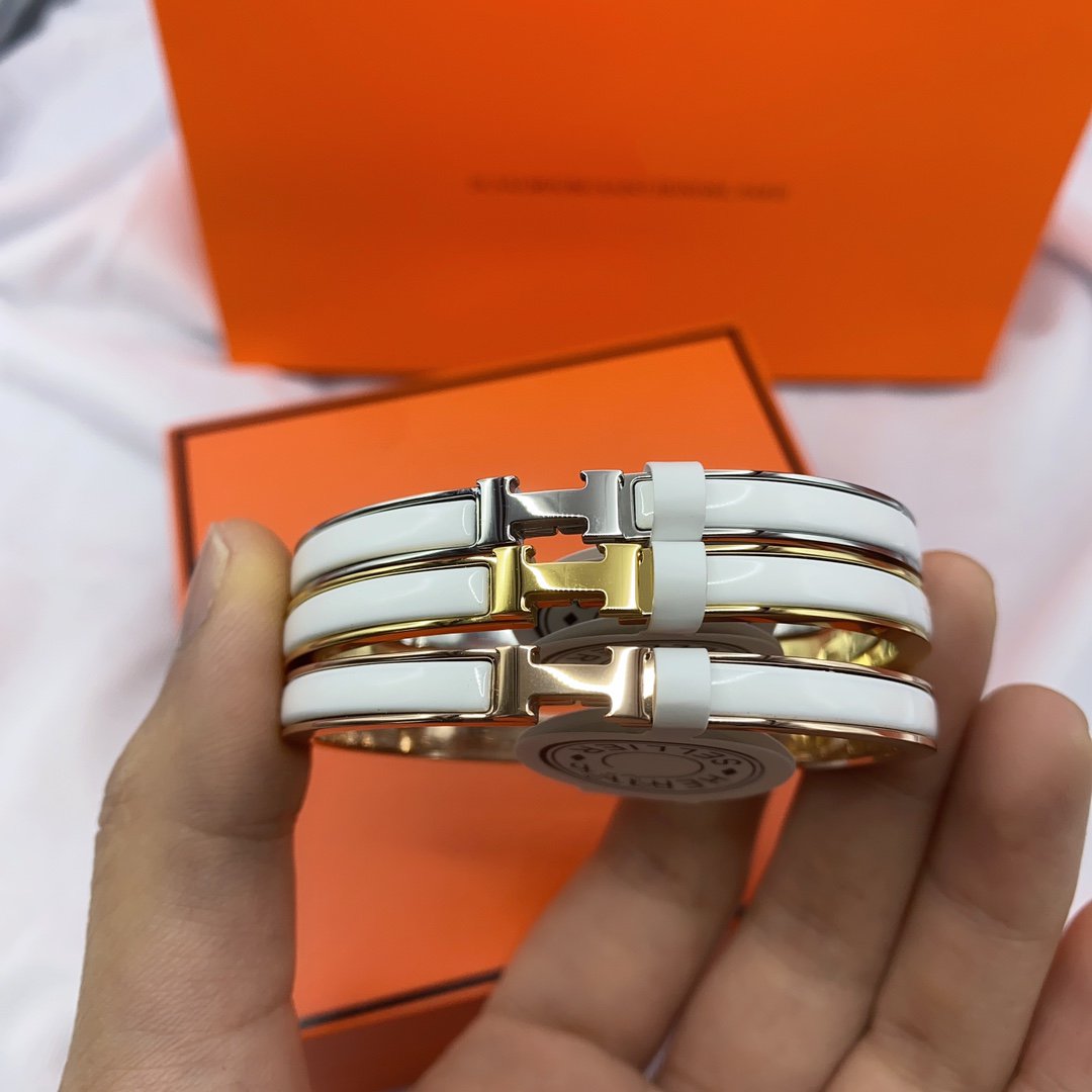 [Zalyn]CLASSIC HM CLIC WHITE 8MM ENAMEL BRACELET