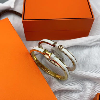 [Zalyn]CLASSIC HM CLIC WHITE 8MM ENAMEL BRACELET