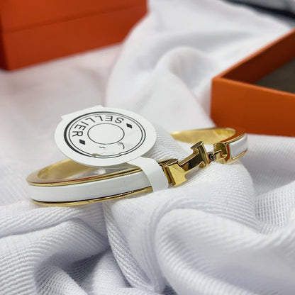 [Zalyn]CLASSIC HM CLIC WHITE 8MM ENAMEL BRACELET