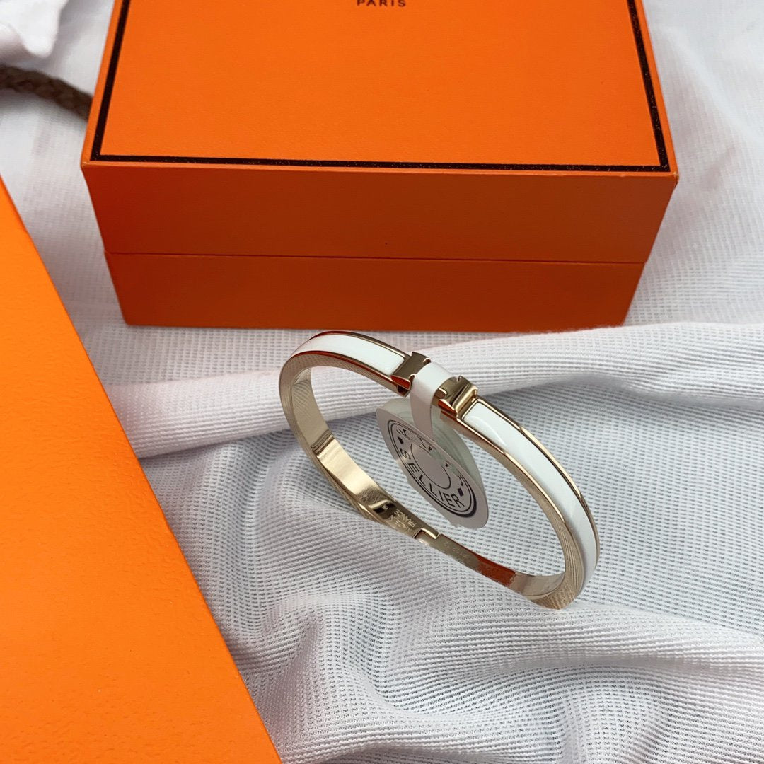 [Zalyn]CLASSIC HM CLIC WHITE 8MM ENAMEL BRACELET