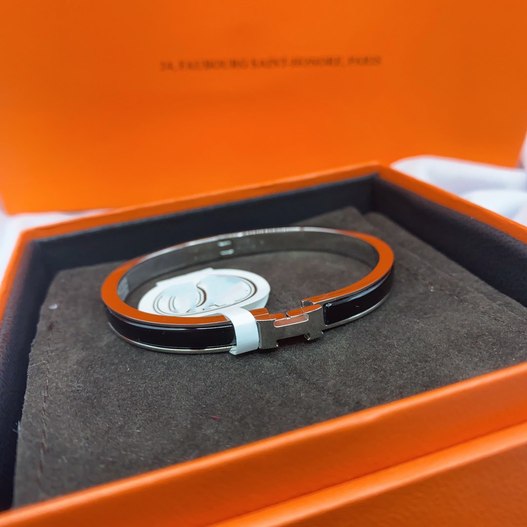 [Zalyn]CLASSIC HM CLIC BLACK 8MM ENAMEL BRACELET