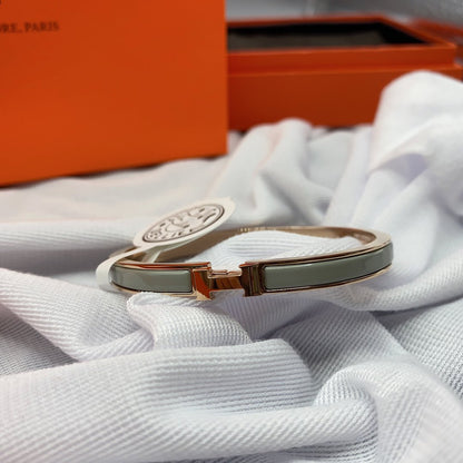 [Zalyn]CLASSIC HM CLIC GREEN 8MM ENAMEL BRACELET