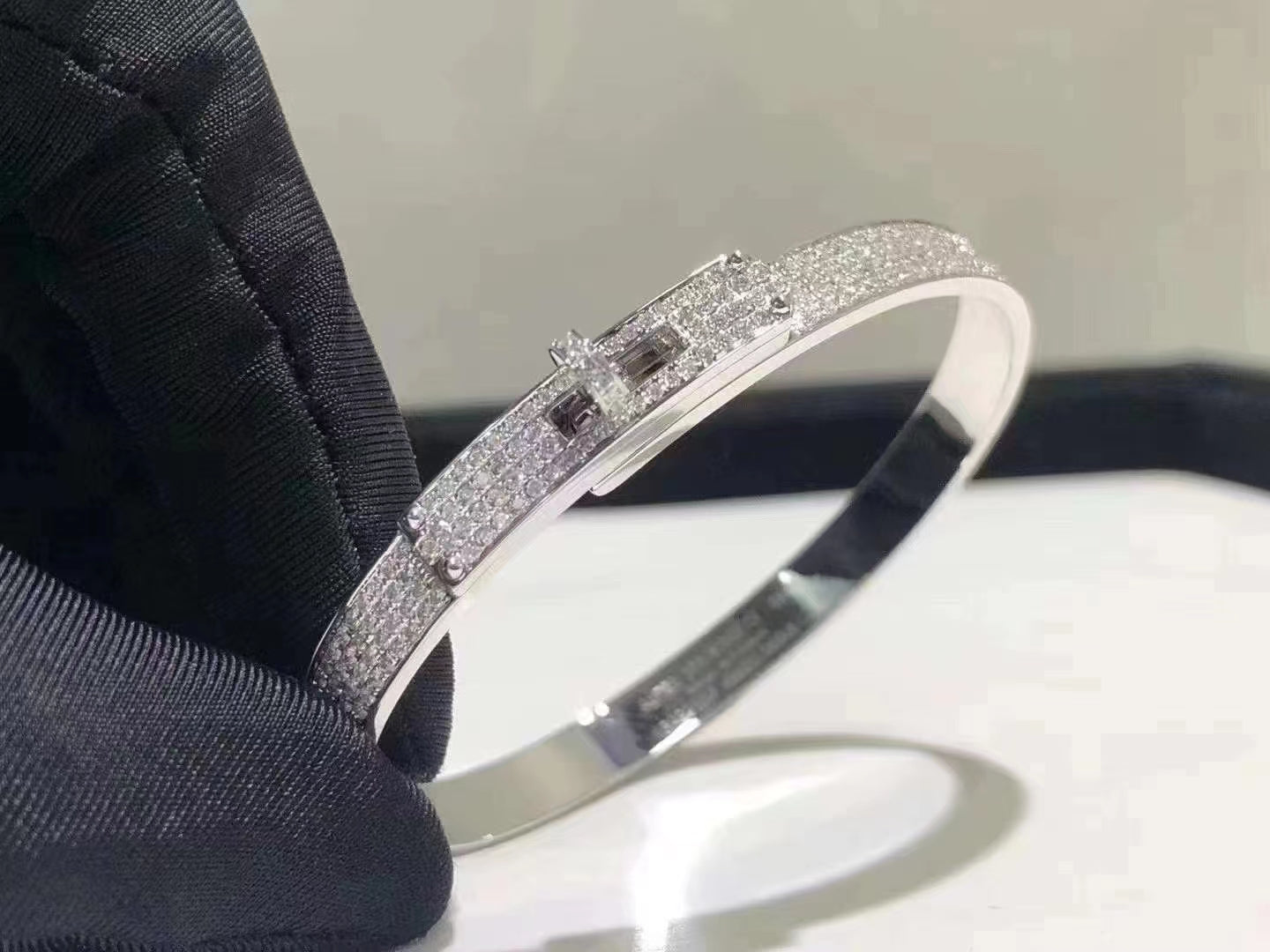 [Zalyn]HM KELLY BRACELET IN SILVER AND FULL PAVE DIAMOND