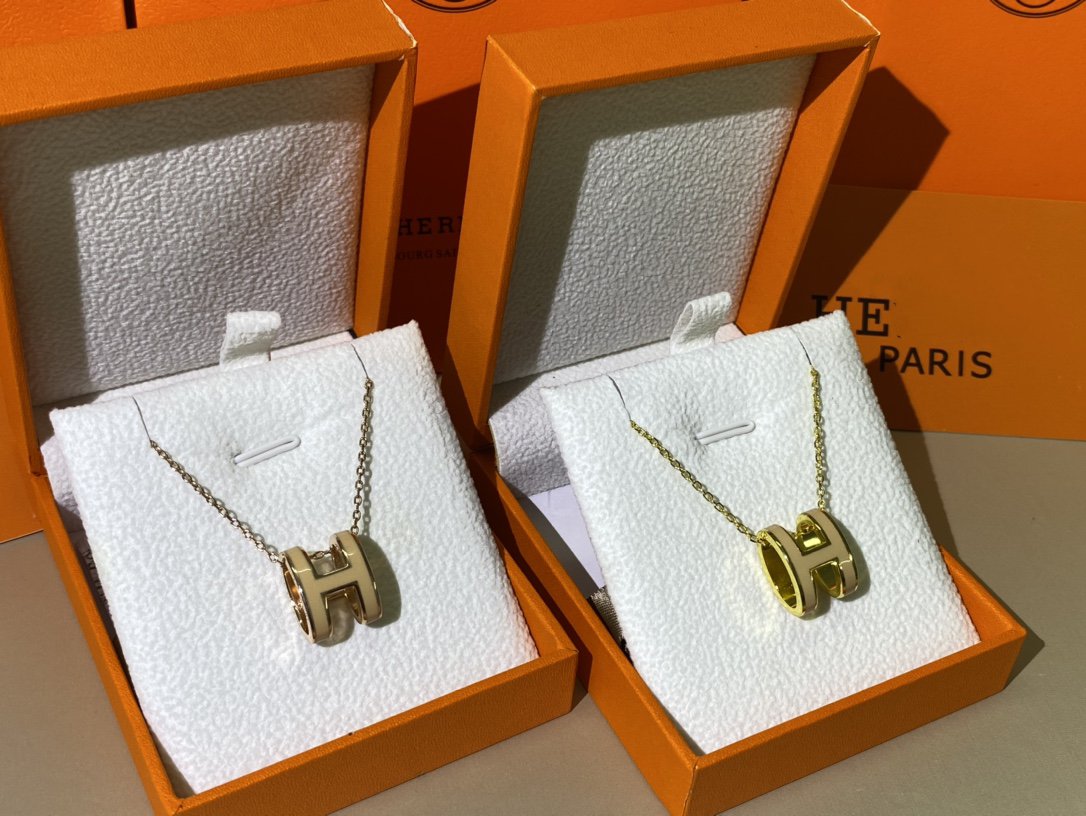 [Zalyn]HM CLIC YELLOW ENAMEL GOLD NECKLACE