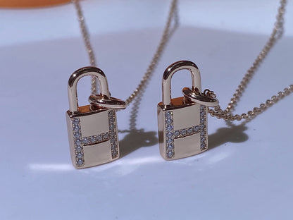 [Zalyn]HM ADVANCED NICHE LOCK HEAD NECKLACE DIAMONDS