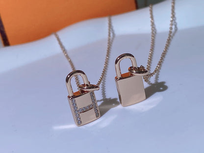 [Zalyn]HM ADVANCED NICHE LOCK HEAD NECKLACE DIAMONDS