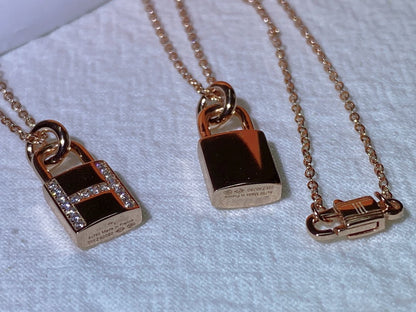 [Zalyn]HM ADVANCED NICHE LOCK HEAD NECKLACE DIAMONDS