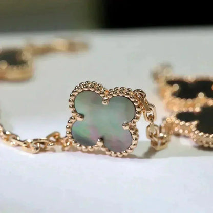 [Zalyn]LUCKY CLOVER 5-MOTIF BRACELET - GREY MOTHER-OF-PEARL COLLECTION