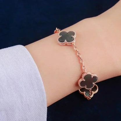 [Zalyn]LUCKY CLOVER 5-MOTIF BRACELET - GREY MOTHER-OF-PEARL COLLECTION
