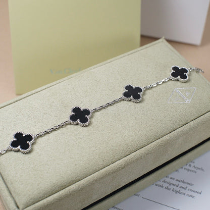 [Zalyn]LUCKY CLOVER 5-MOTIF BRACELET - BLACK OXNY COLLECTION