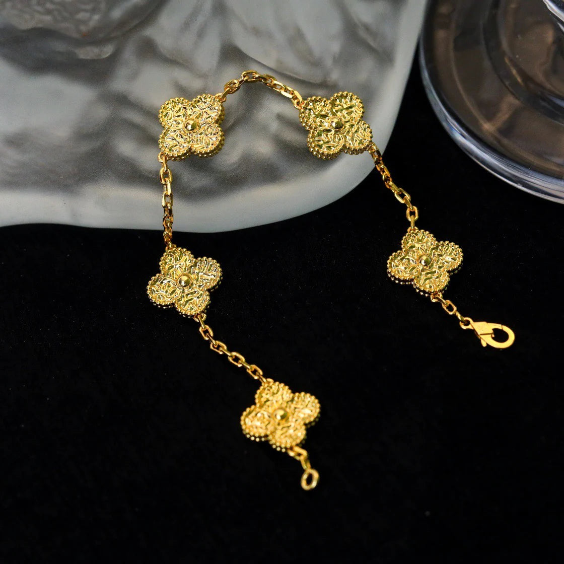 [Zalyn]LUCKY CLOVER 5-MOTIF BRACELET - BRONZING