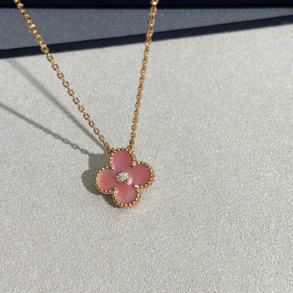 [Zalyn Jewelry ]CLOVER 15MM DIAMOND PINK MOP NECKLACE