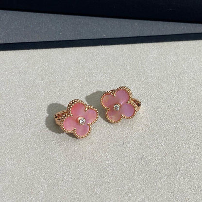 [Zalyn Jewelry ]CLOVER MEDIUM 1 DIAMOND PINK EARRINGS