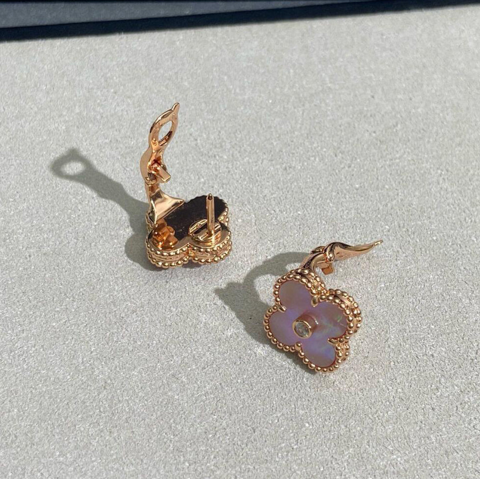 [Zalyn Jewelry ]CLOVER MEDIUM 1 DIAMOND PINK EARRINGS