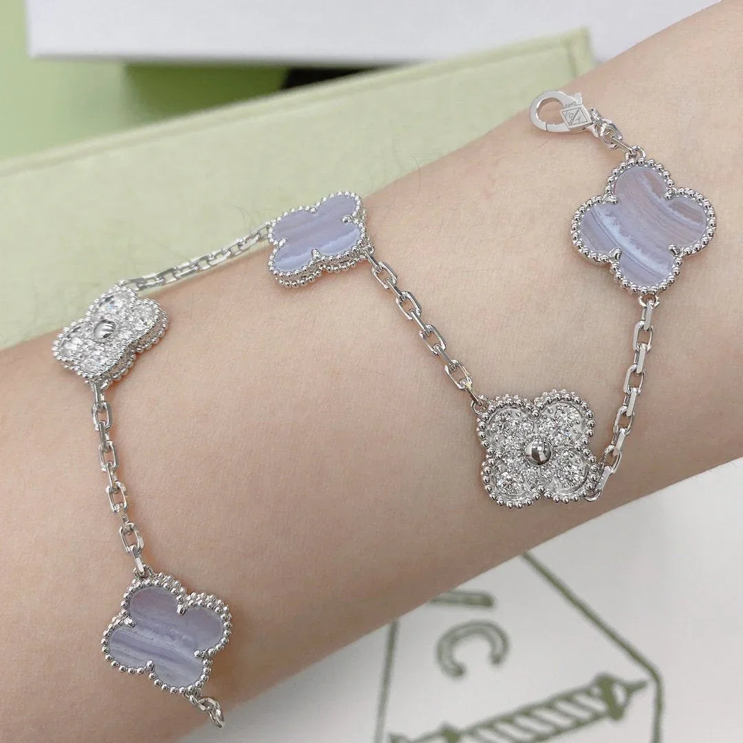 [Zalyn]LUCKY CLOVER 5-MOTIF BRACELET - PURPLE CHALCEDONY COLLECTION