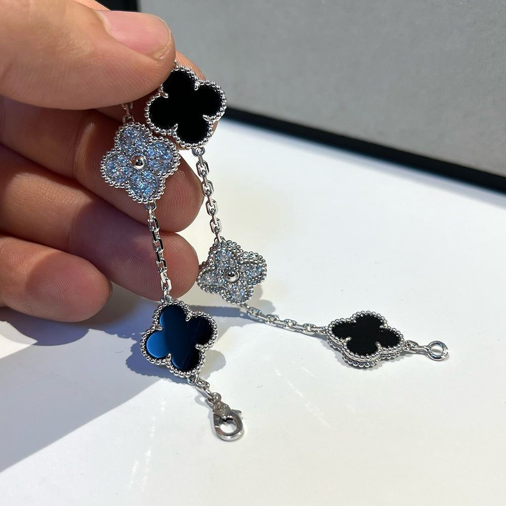 [Zalyn]LUCKY CLOVER 5-MOTIF BRACELET - BLACK OXNY COLLECTION