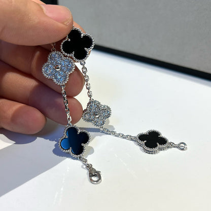 [Zalyn]LUCKY CLOVER 5-MOTIF BRACELET - BLACK OXNY COLLECTION