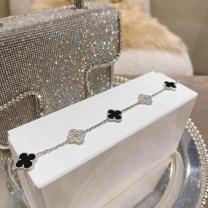[Zalyn]LUCKY CLOVER 5-MOTIF BRACELET - BLACK OXNY COLLECTION