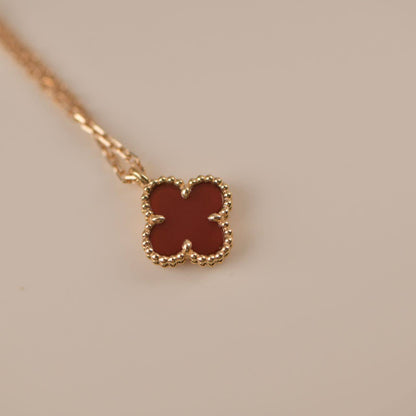 [Zalyn Jewelry ]CLOVER MINI 9.5MM WHITE CARNELIANS NECKLACE