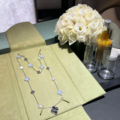 [Zalyn]DETACHABLE 15-MOTIF CLOVER STATEMENT SET - PURPLE CHALCEDONY & LASER