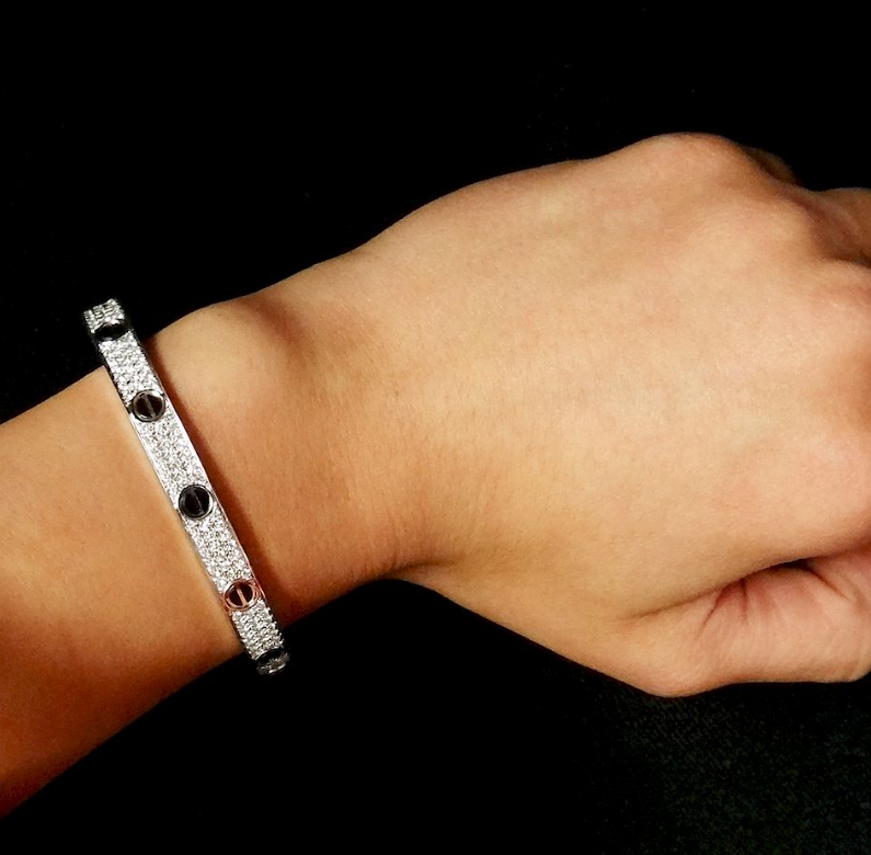[Zalyn]CLASSIC 6.1MM LOVE BANGLE - DIAMOND PAVÉ & BLACK CERAMIC