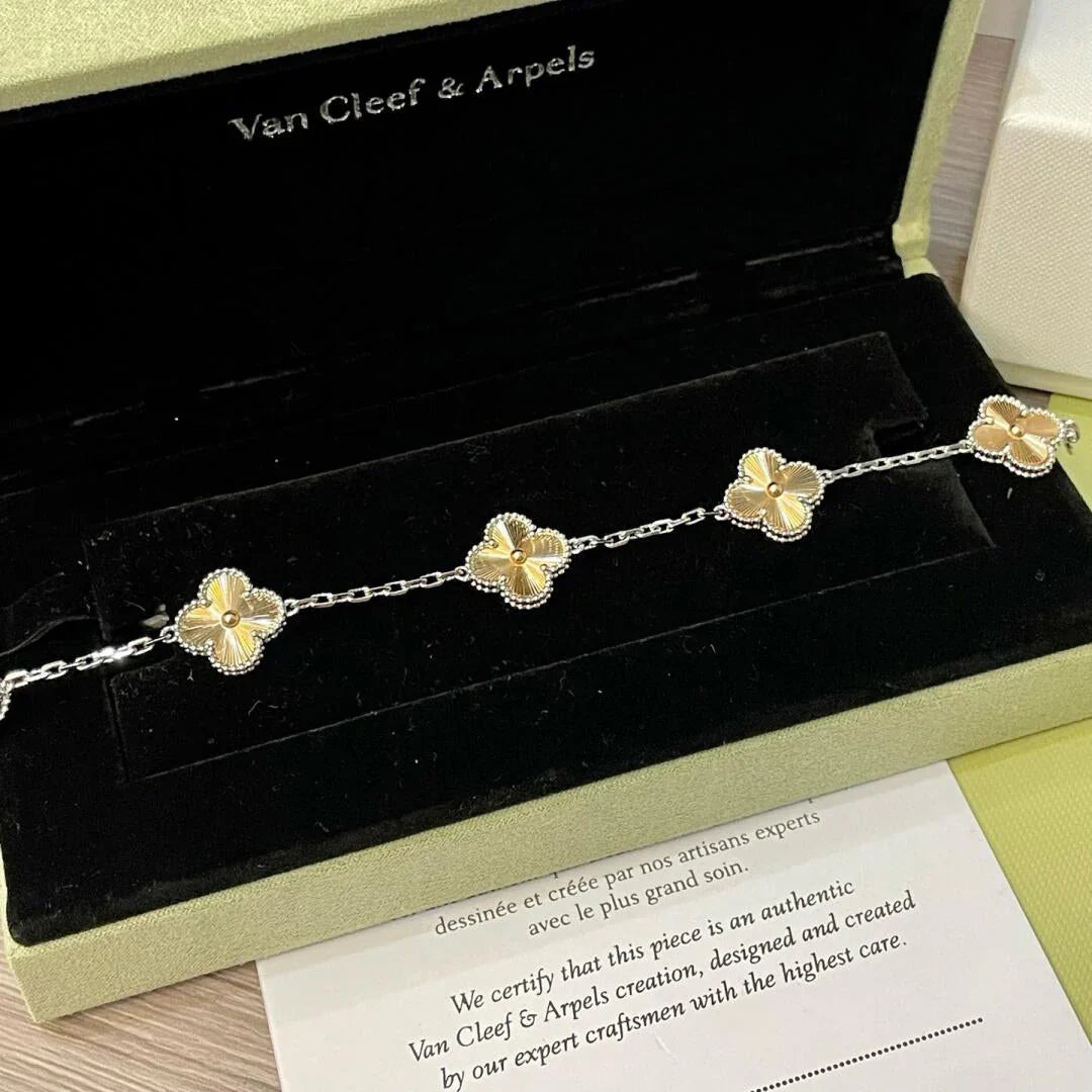 [Zalyn]LUCKY CLOVER 5-MOTIF BRACELET - LASER COLLECTION