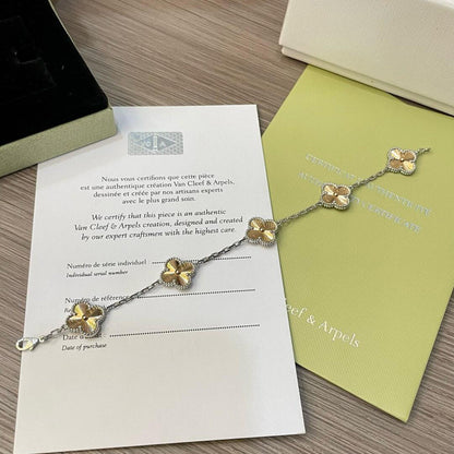 [Zalyn Jewelry ]CLOVER  5 MOTIFS  CHRISTMAS LIMITED EDITION BRACELET