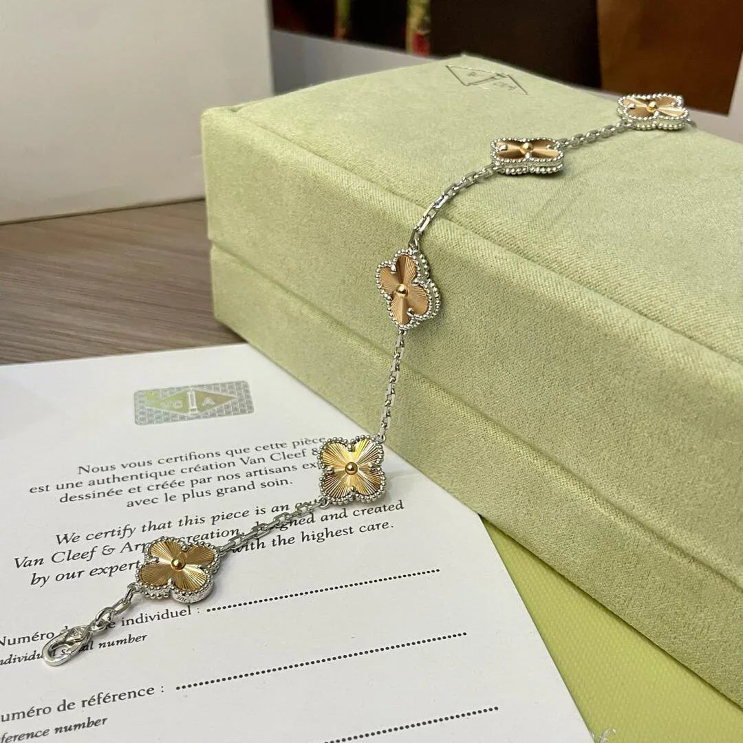 [Zalyn]LUCKY CLOVER 5-MOTIF BRACELET - LASER COLLECTION
