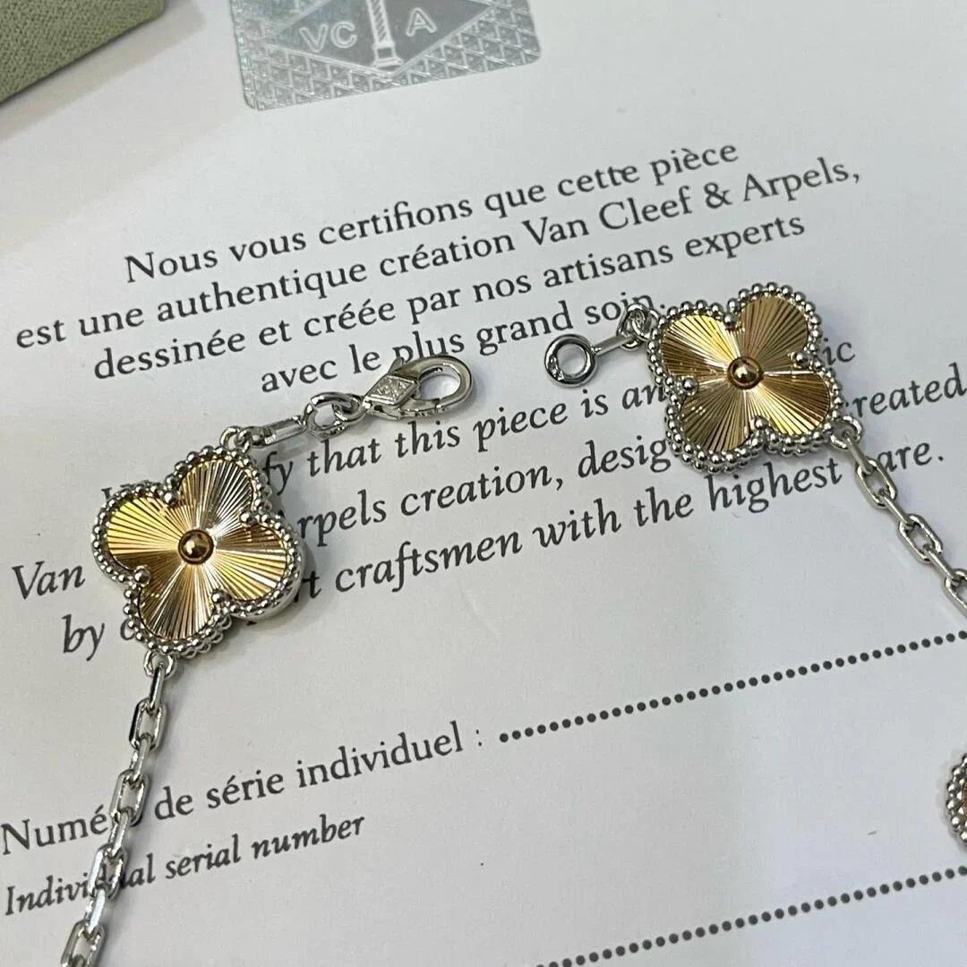 [Zalyn]LUCKY CLOVER 5-MOTIF BRACELET - LASER COLLECTION