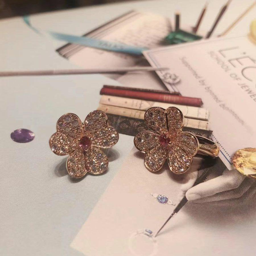 [Zalyn Jewelry ]FRIVOLE PINK GOLD FLOWER DIAMOND EARRINGS